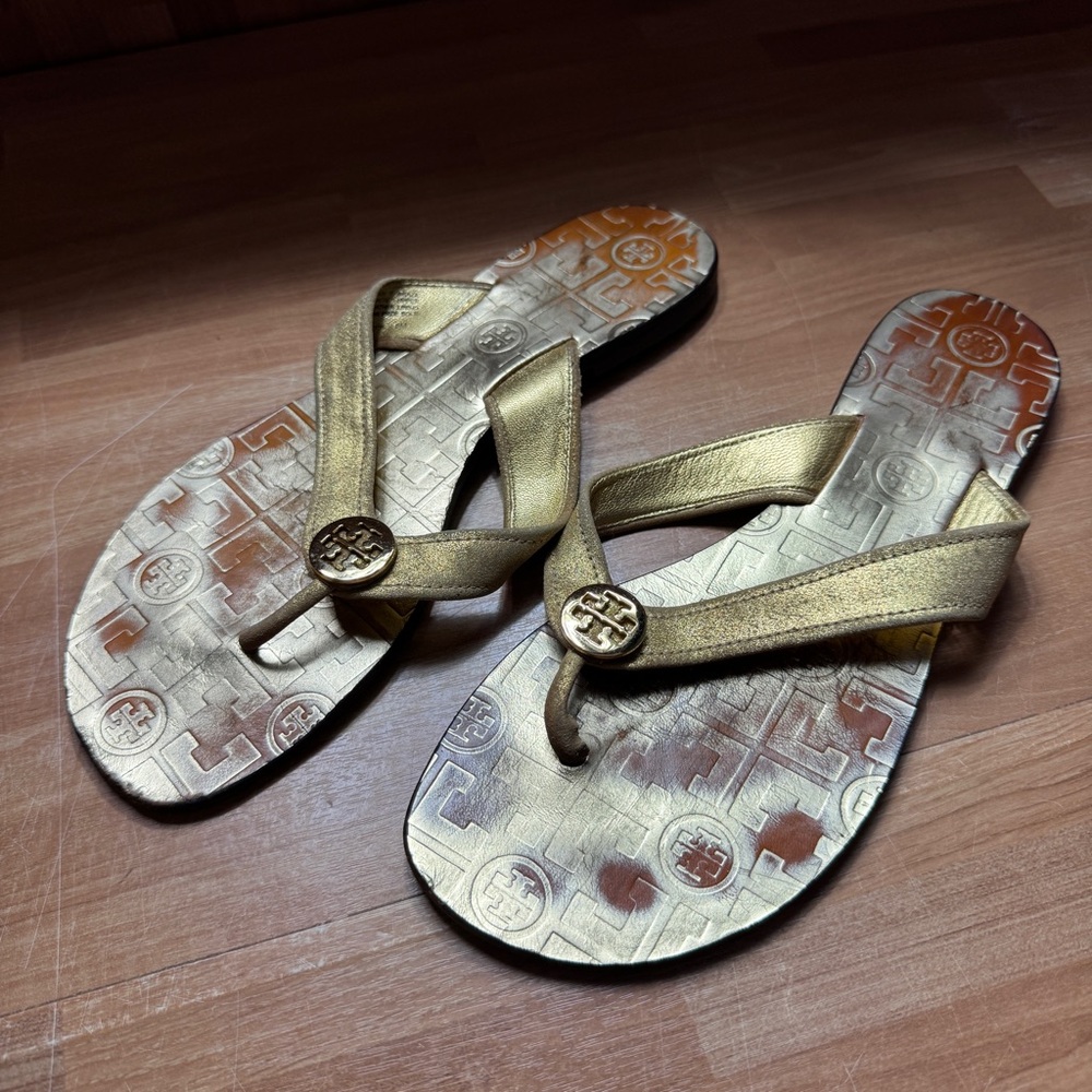 Tory Burch thora flat thong gold leather sandals size 8